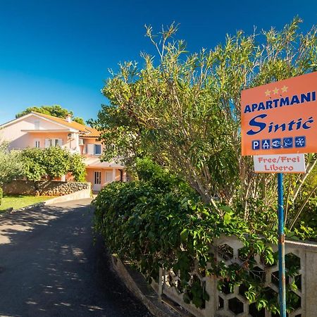 1-Bedroom Apartment In Krk - Steps From The Beach! Кърк Екстериор снимка