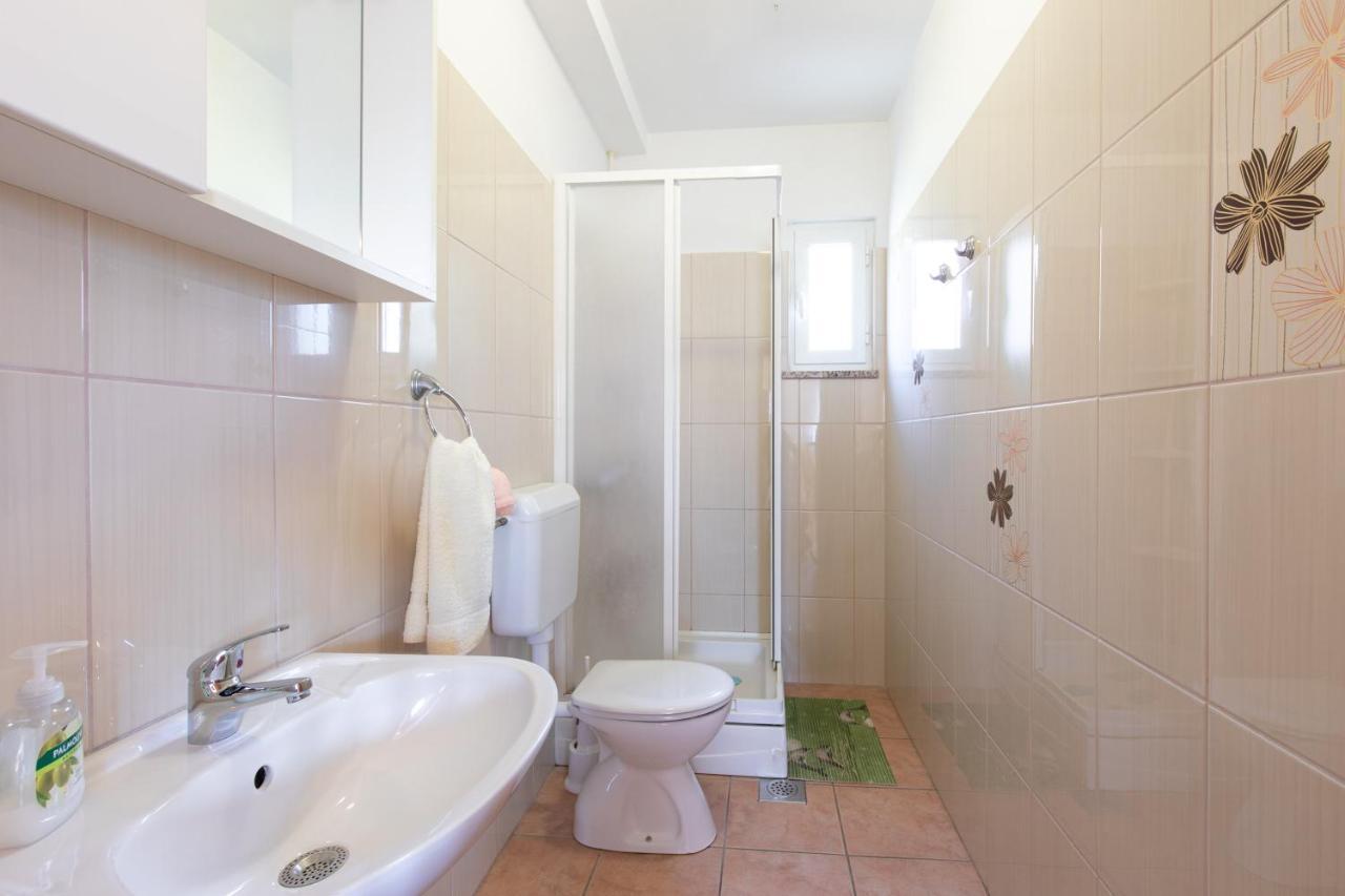 1-Bedroom Apartment In Krk - Steps From The Beach! Кърк Екстериор снимка