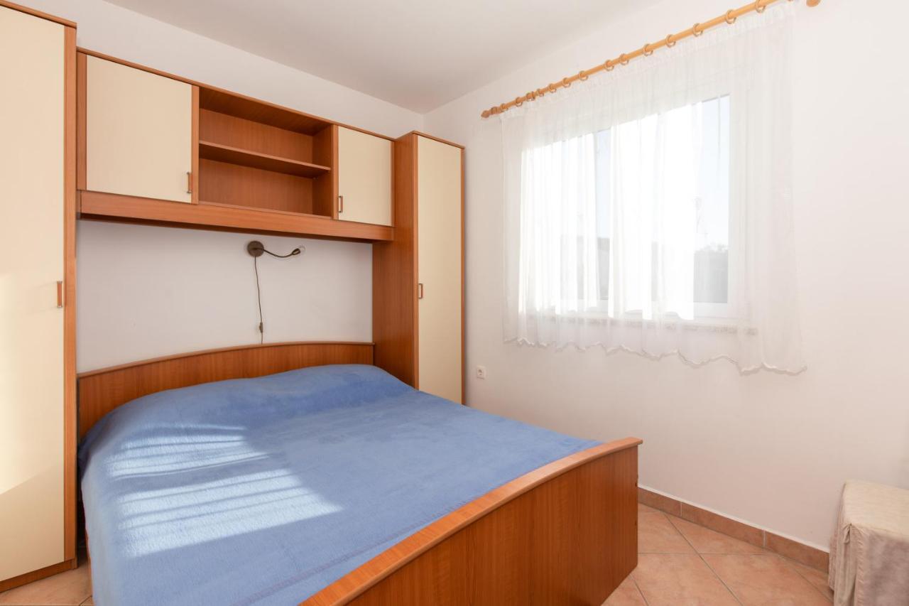 1-Bedroom Apartment In Krk - Steps From The Beach! Кърк Екстериор снимка